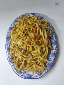 79. Chow mein με λαχανικά