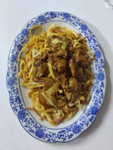 82. Chow mein με μοσχάρι